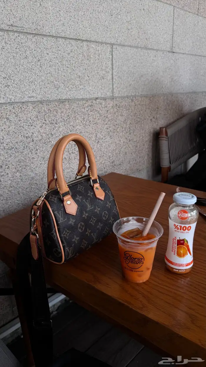 شنطة لويس فيتون الحجم الصغير جديده بسير عريض ونحيف 0