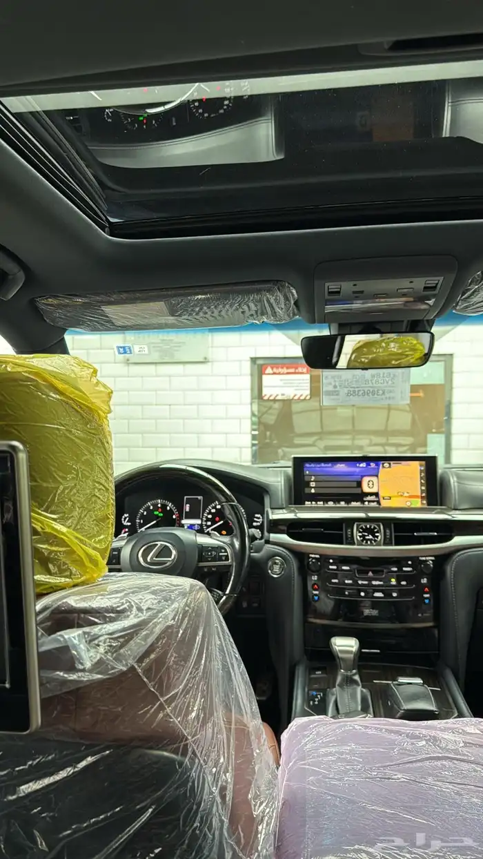 للبيع لكزس LX570S سعودي بودي بلد 18