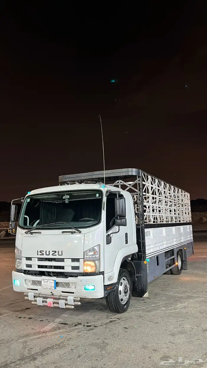 لوري 7م ايسوزو 2019 (( للبيع )) 0