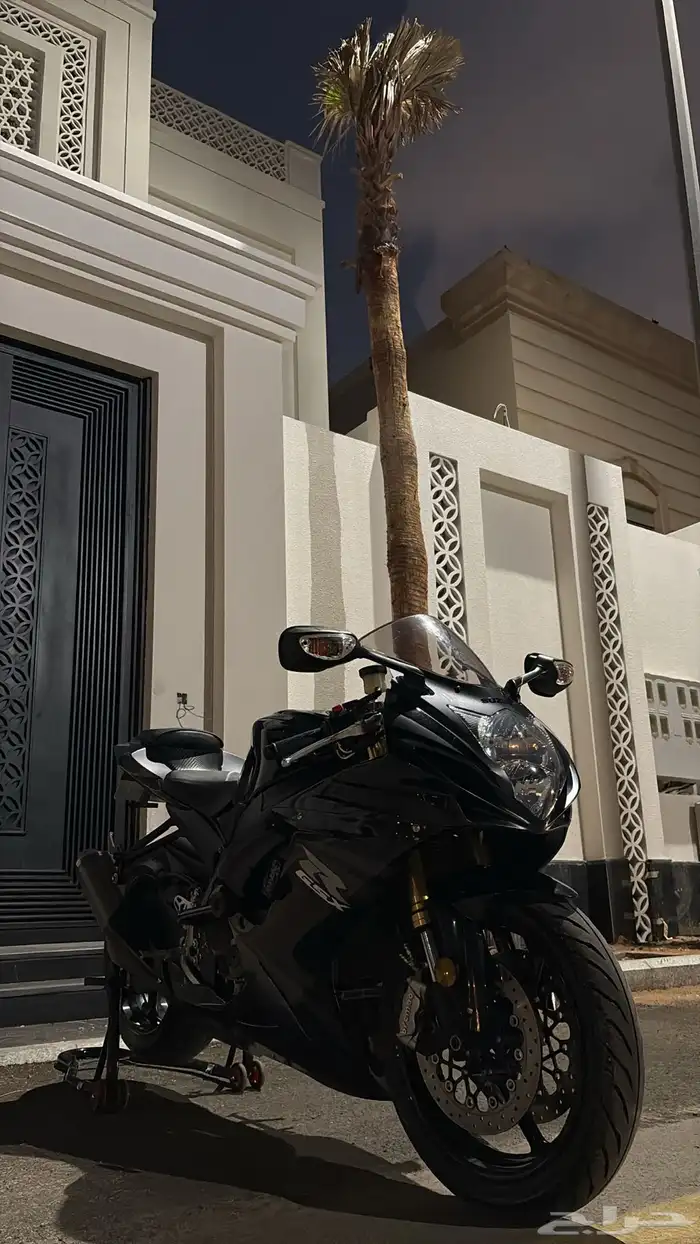 ريس سزوكي موديل 2015 مقاس 750 4