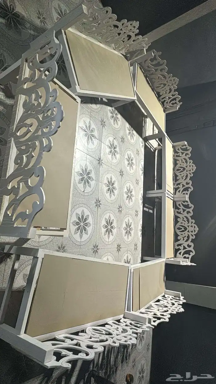 كراسي خشبيه بحاله جيده جدا 0