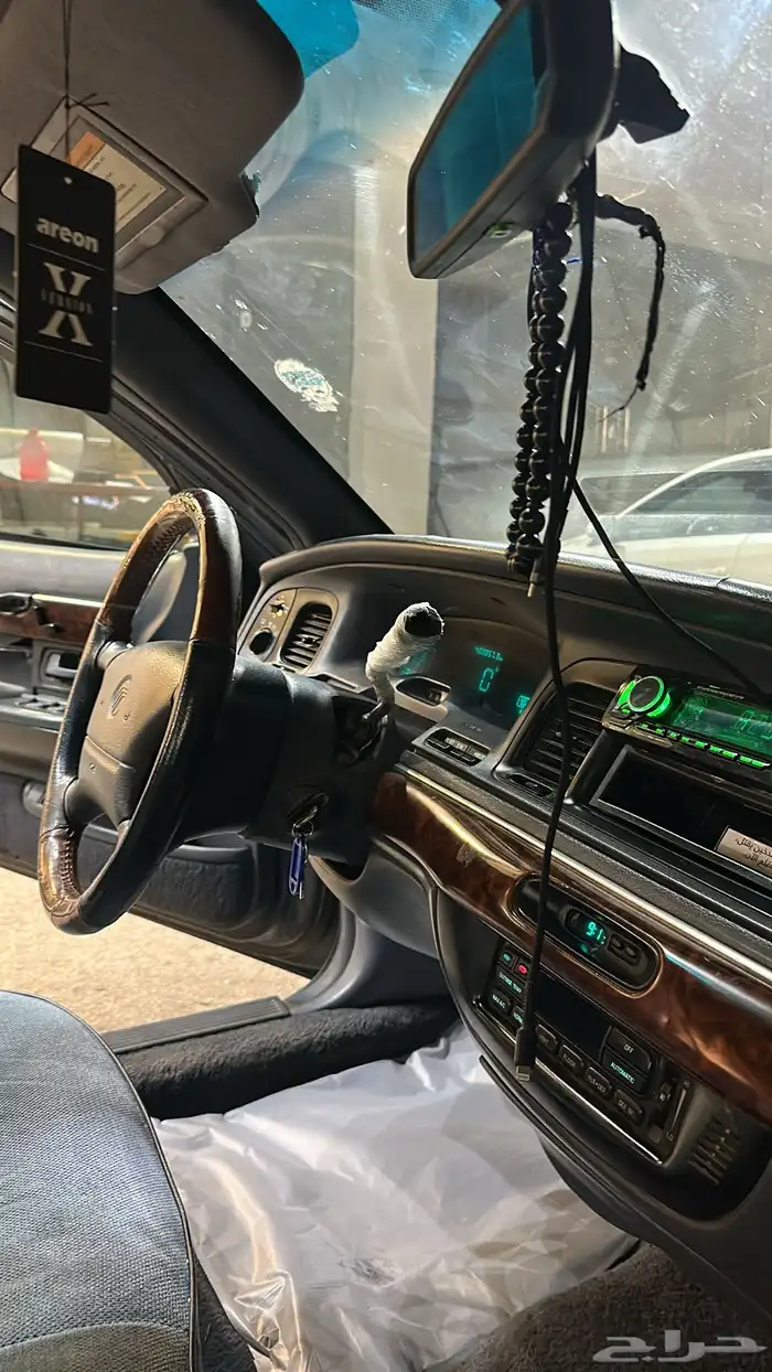 فورد ماركيز LX 2