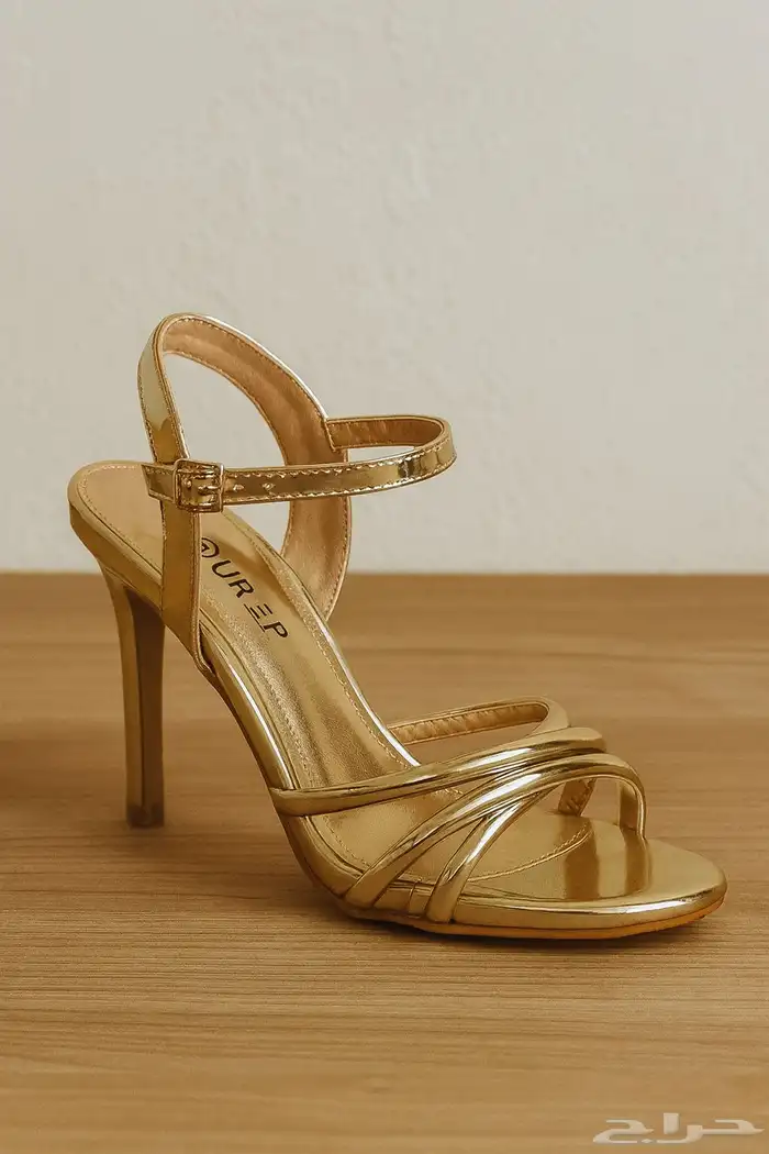 كعب ذهبي للمناسبات 1