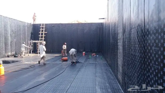 عوازل من الأمطار علي الأسطح والھناجر والقرف 0