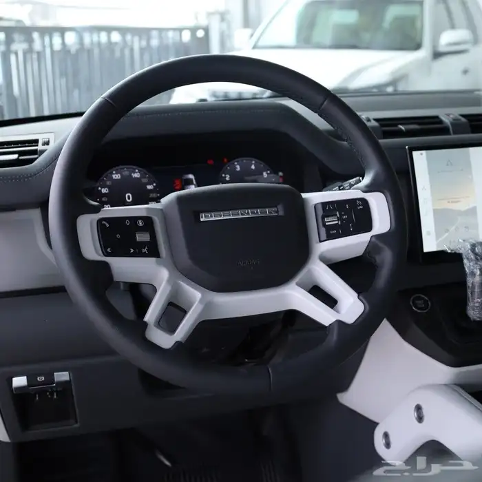 لاندروفر دفندر S110 موديل 2025 6