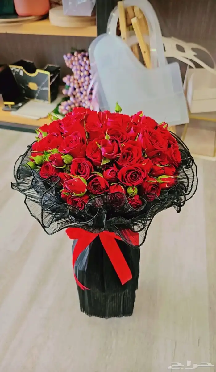 هدايا   ورد  ورد طبيعي  وردصناعي  باقة ورد  تغليف 60