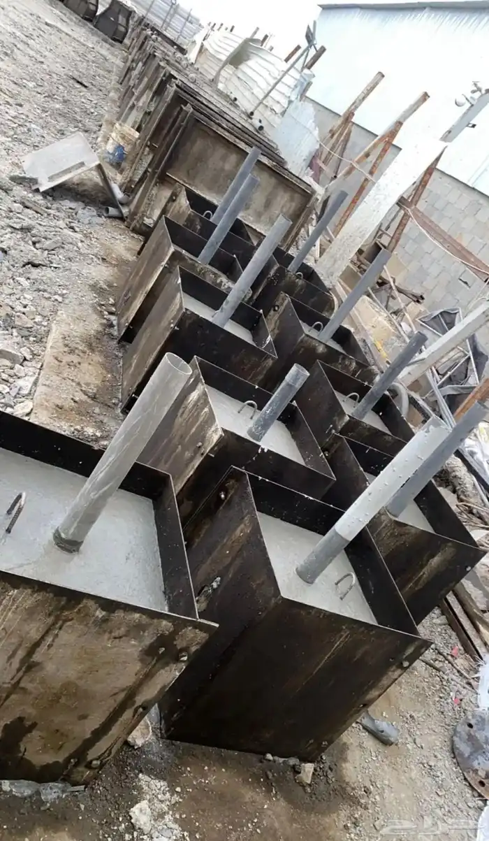 حواجز تنظيم تنظيمية صبات خرسانية اسوار شبوك قواعد سور 25