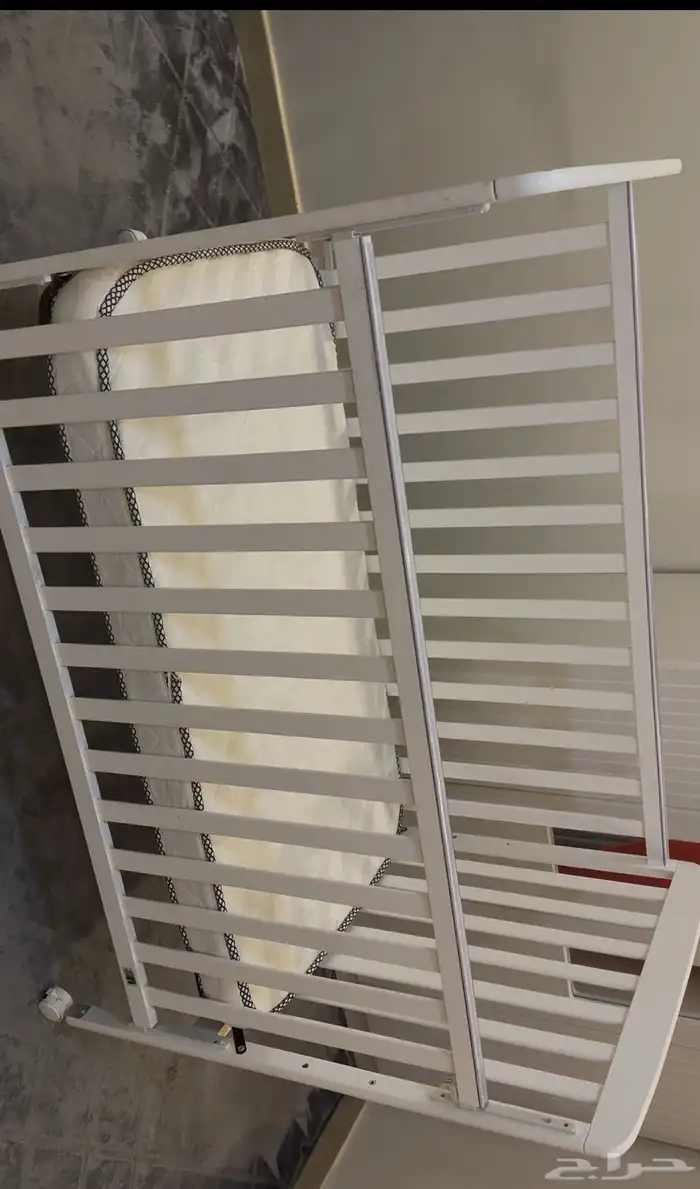 للبيع سرير اطفال طوله 153 عرضه 77 ارتفاعه 110 1