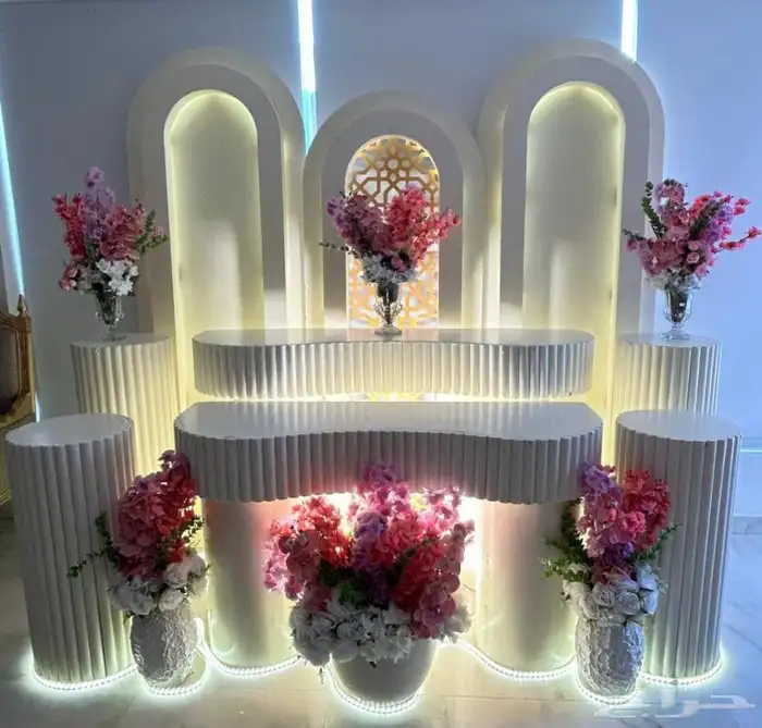 تأجير كوشات مداخل مرايات عقود ورد منسقين كراسي طاولات زل 3