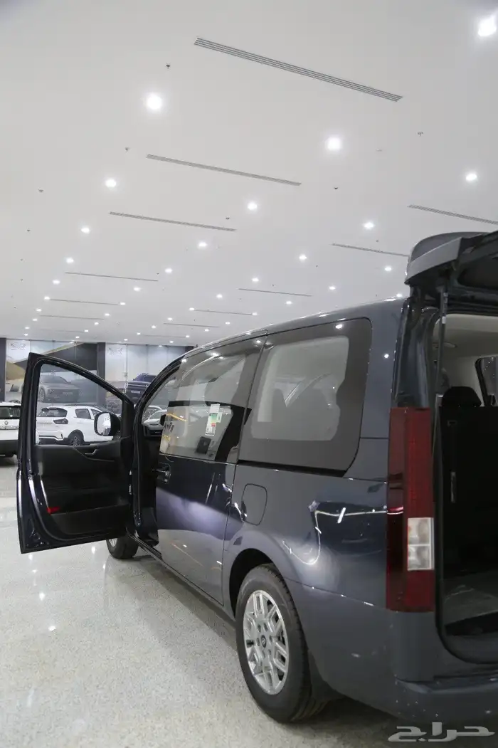هيونداي ستاريا 2025 ديزل   9 ركاب بسعر 123050 بالضريبة 5