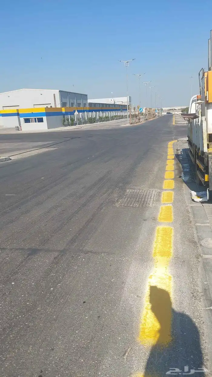 شركة متخصصة في أعمال الطرق والاسفلت والارصفة والتخطيط 0