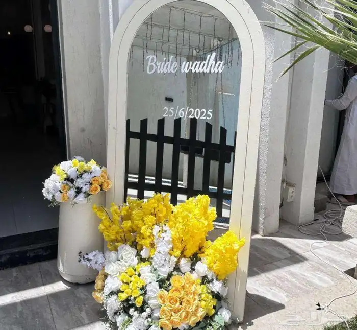 تأجير كوشات مداخل مرايات عقود ورد منسقين كراسي طاولات زل 6