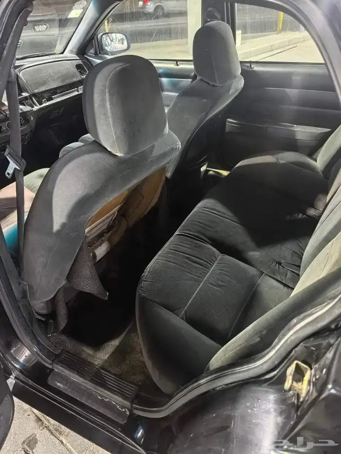 فورد فكتوريا 2004 1