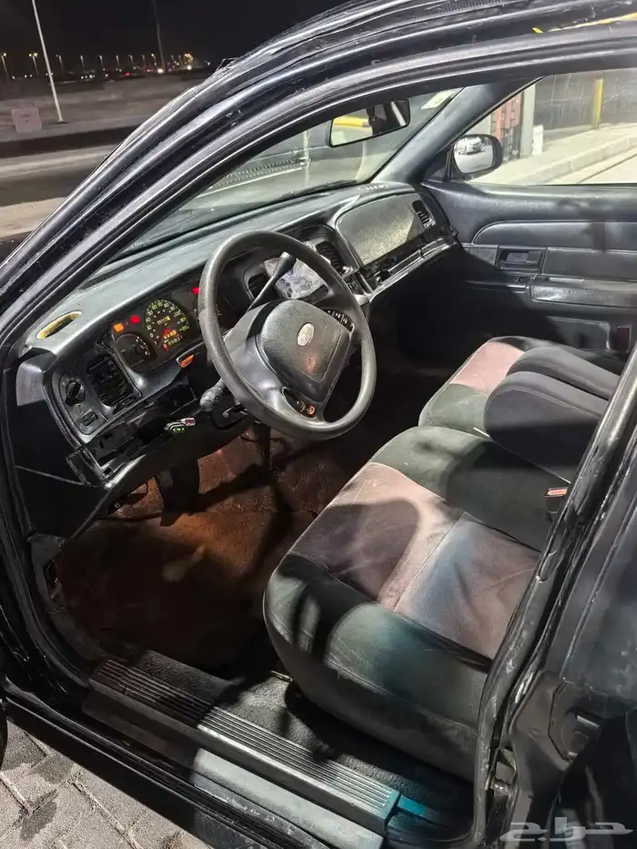 فورد فكتوريا 2004 0