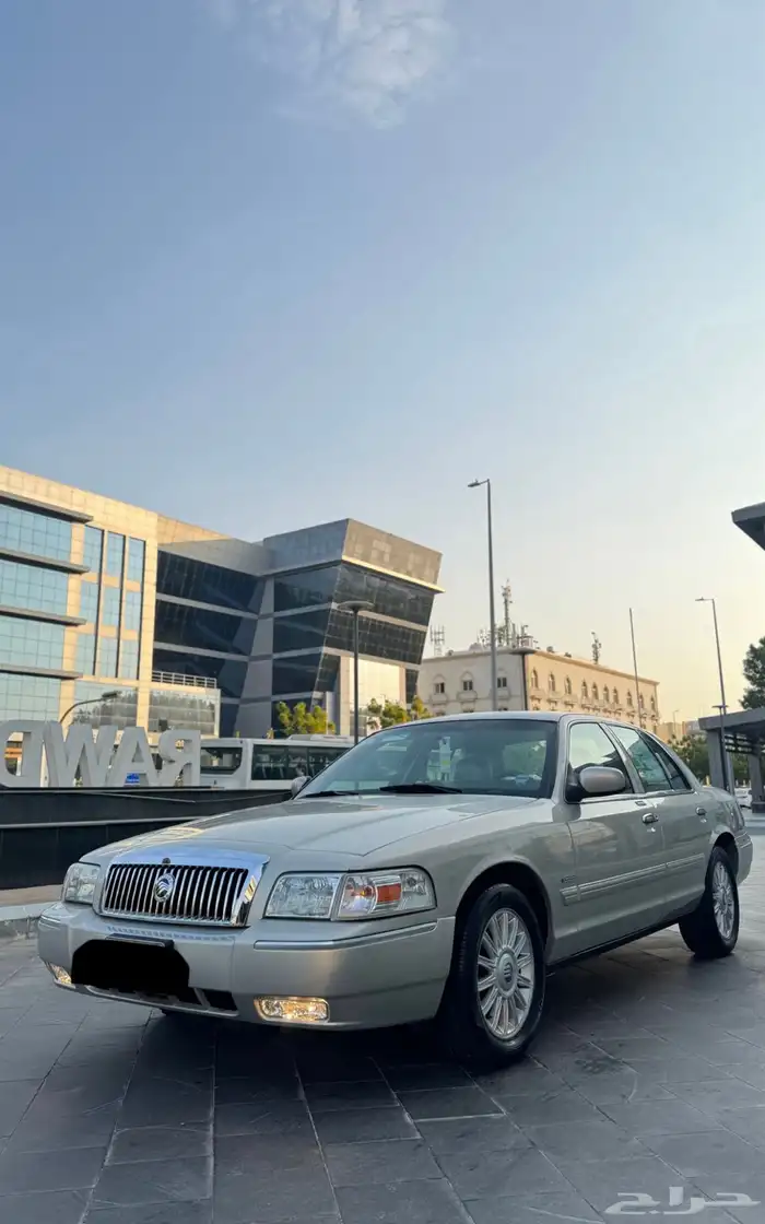 للبيع فورد جراند ماركيز 2010 فل كامل امريكي 1