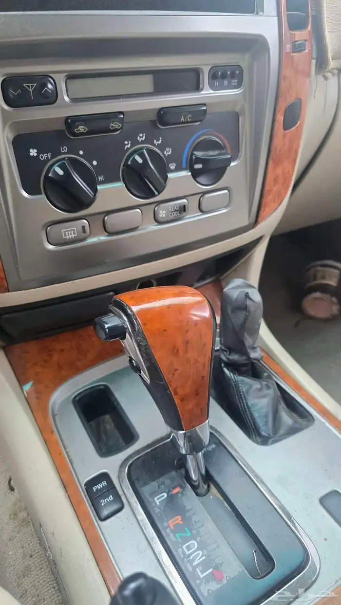 صالون تيوتا جي اكس ار 4