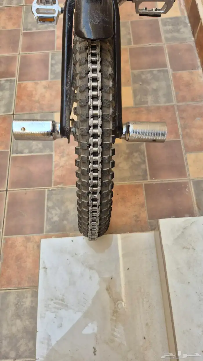 سيكل كوبرا مقاس 20 عليه جنزير دباب 3