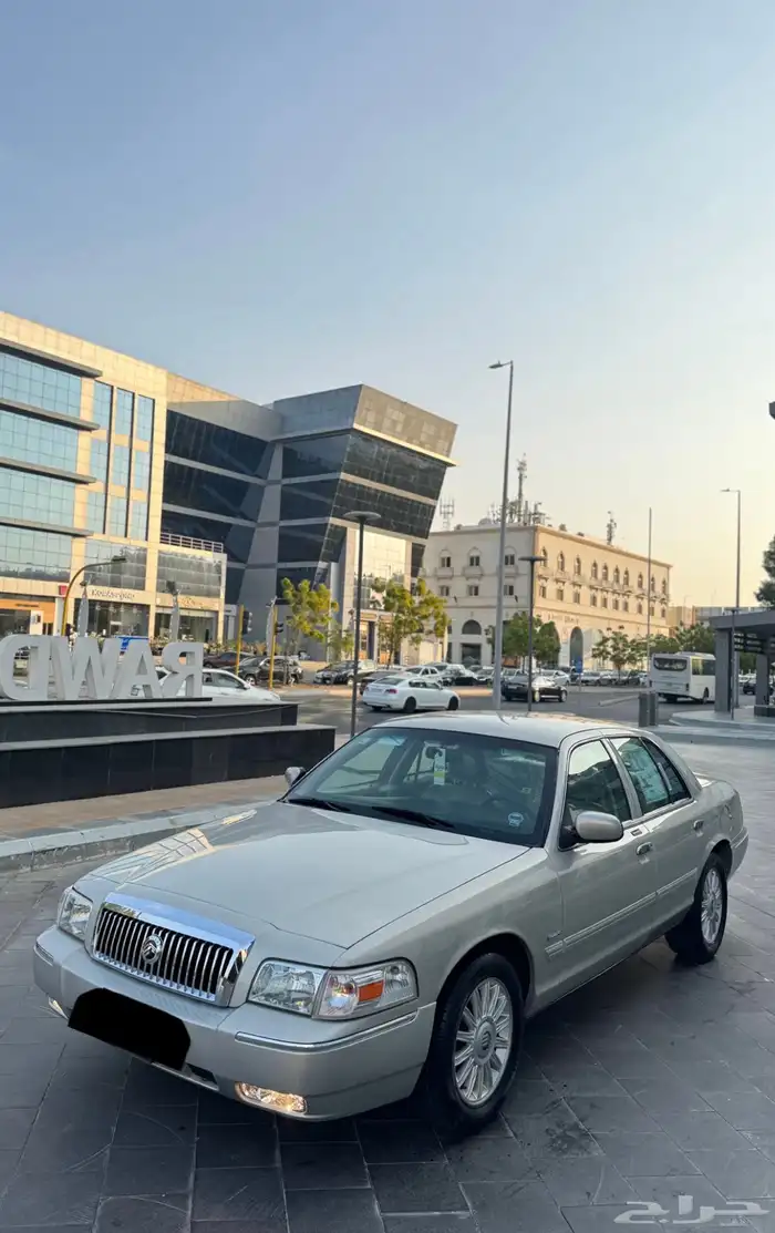 للبيع فورد جراند ماركيز 2010 فل كامل امريكي 2