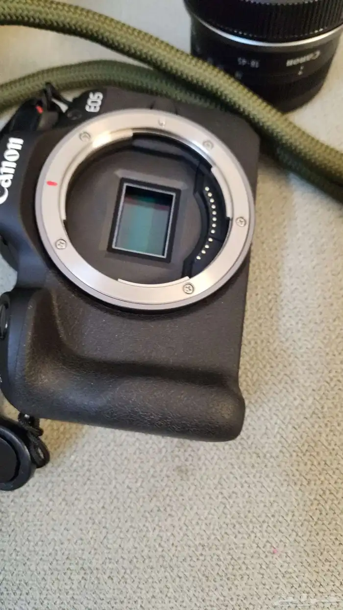 للبيع كاميرا كانون EOS R50 4