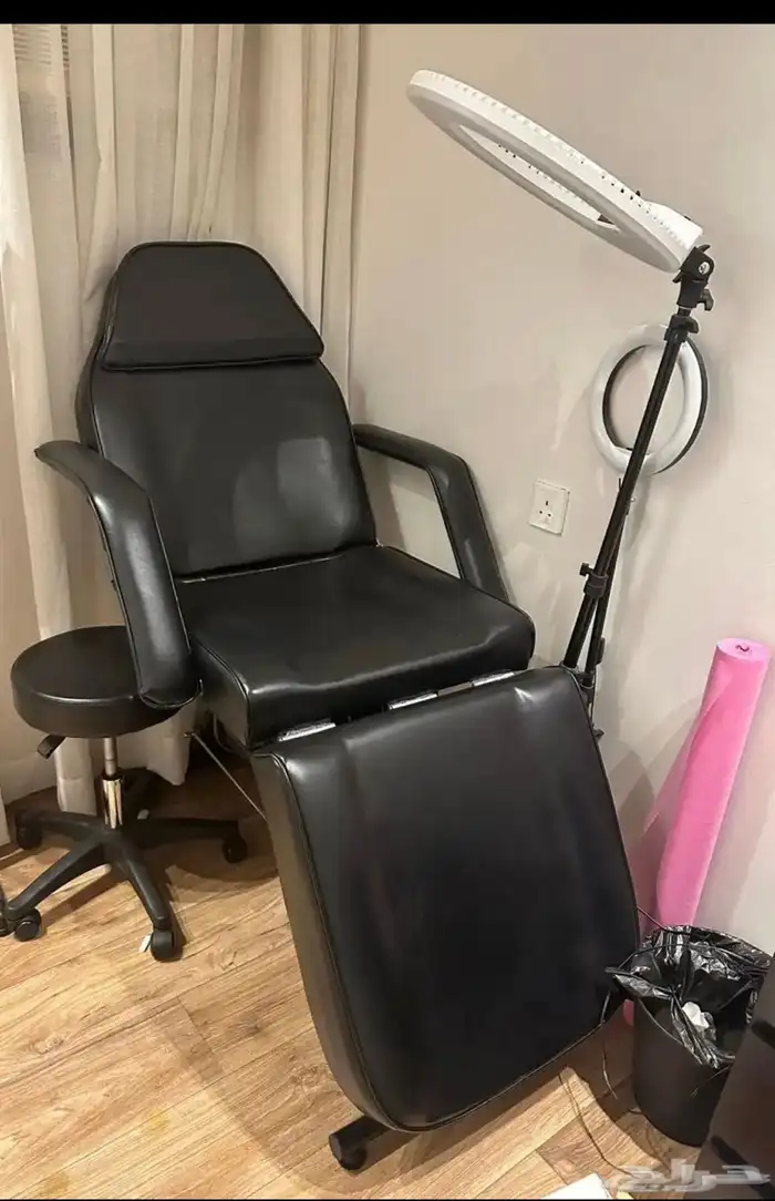 سرير و كرسي 0