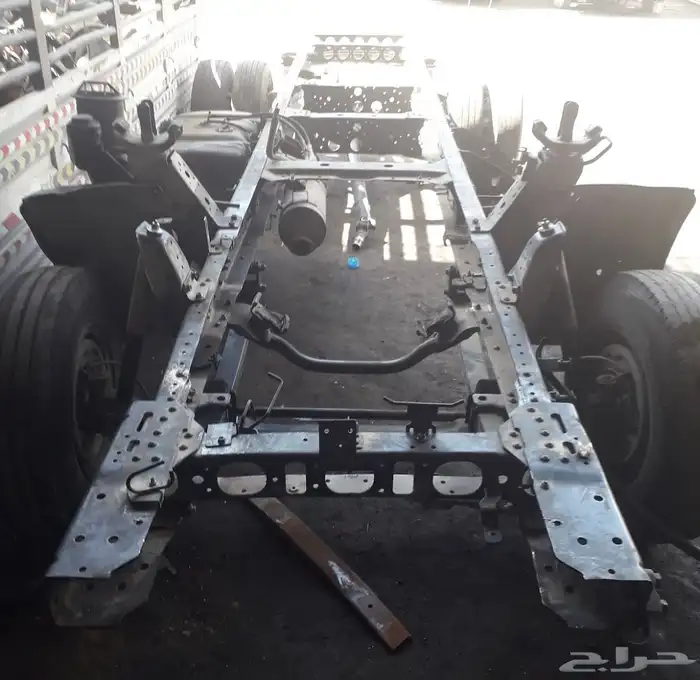 مركز ورشة سمكرة الدينات والباصات والسطحات وقطع غيارهت 8