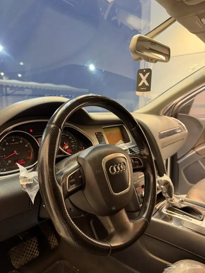 اودي Q7 2010 32