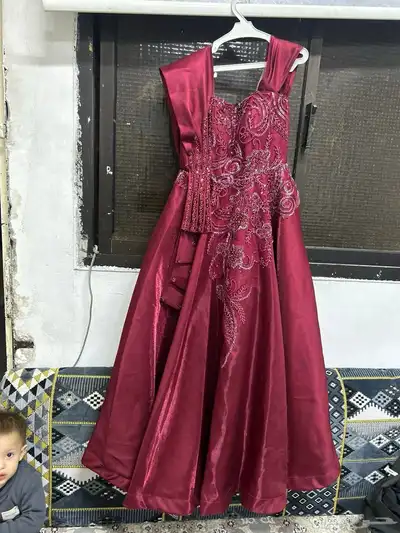 فستان للبيع استخدام 4 ساعات فقط index