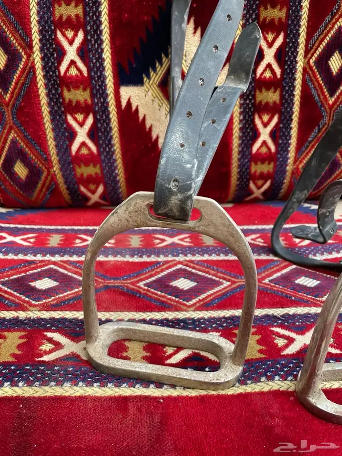 سرج للبيع جديد ماركب فوق الخيل إلا مرتين على السوم 8