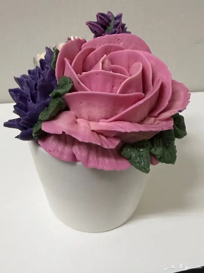 كب كيك بكوب قهوة مزين شكل ورد اجحام مختلفة 0