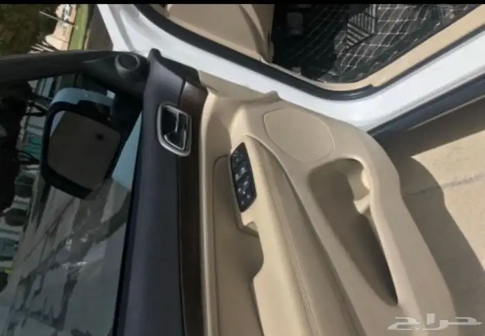 جراند شيروكي لاريدو 6 سلندر ممشى قليل 4