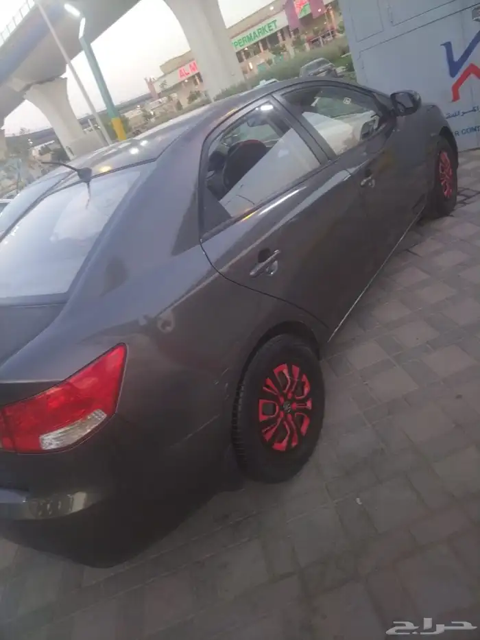 كيا سيراتو بحالة جيدة ولا توجد اي ملاحظات للبيع 4