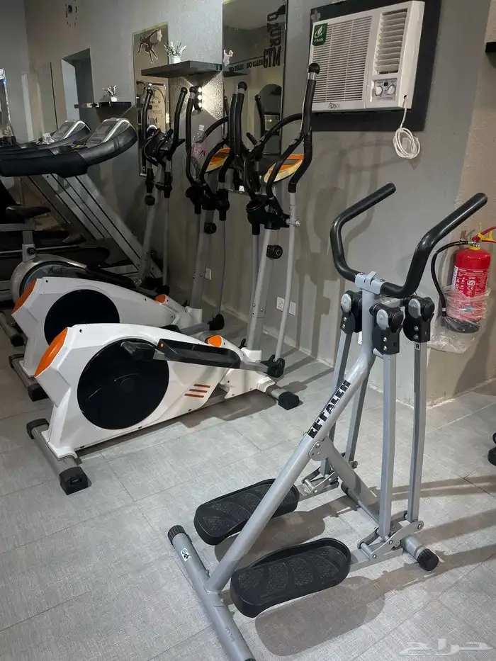 أجهزة نادي رياضي نسائي للبيع او الشراكه 7