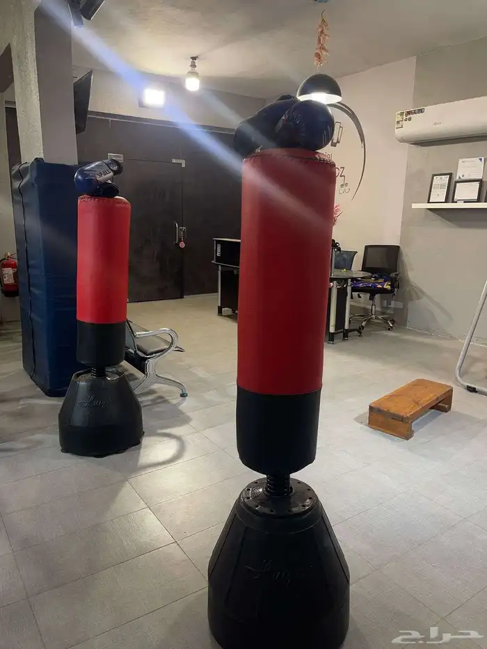 أجهزة نادي رياضي نسائي للبيع او الشراكه 25