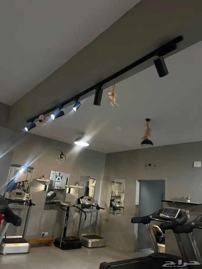 أجهزة نادي رياضي نسائي للبيع او الشراكه 31