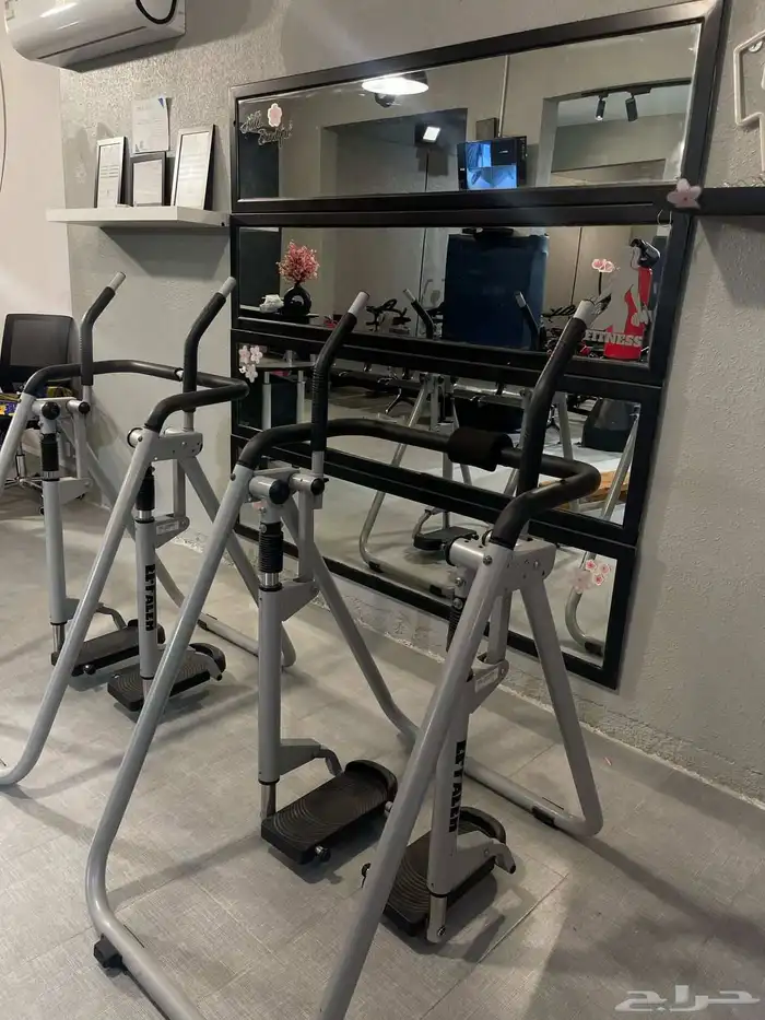 أجهزة نادي رياضي نسائي للبيع او الشراكه 9