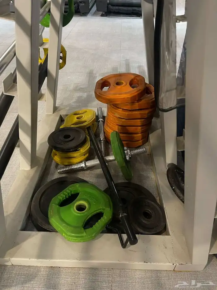 أجهزة نادي رياضي نسائي للبيع او الشراكه 23