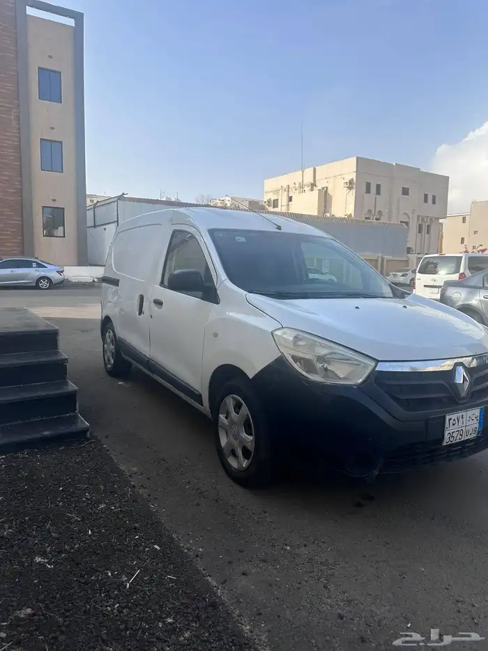 رينو دوكر فإن 2017 2