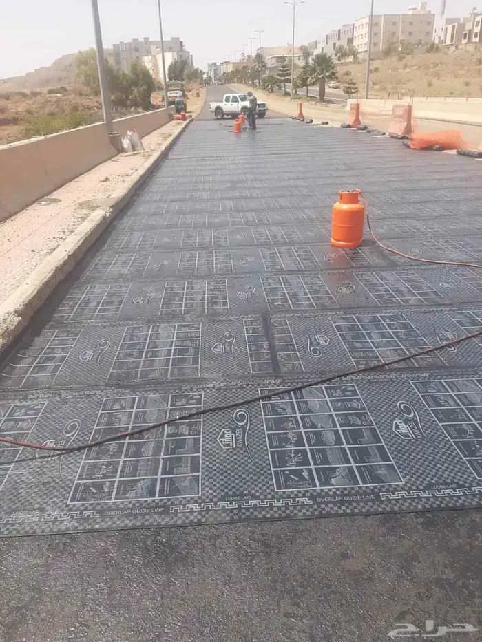 عوازل من الأمطار علي الأسطح والھناجر والقرف 2