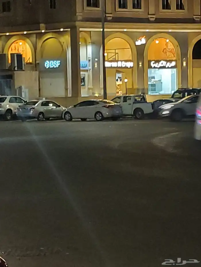 مطعم للتقبيل VIP مجهز بالكامل -مساحة 80m حي السلامة 1