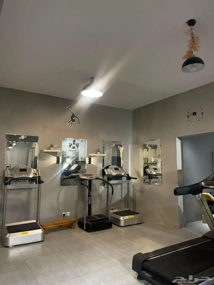 أجهزة نادي رياضي نسائي للبيع او الشراكه 35
