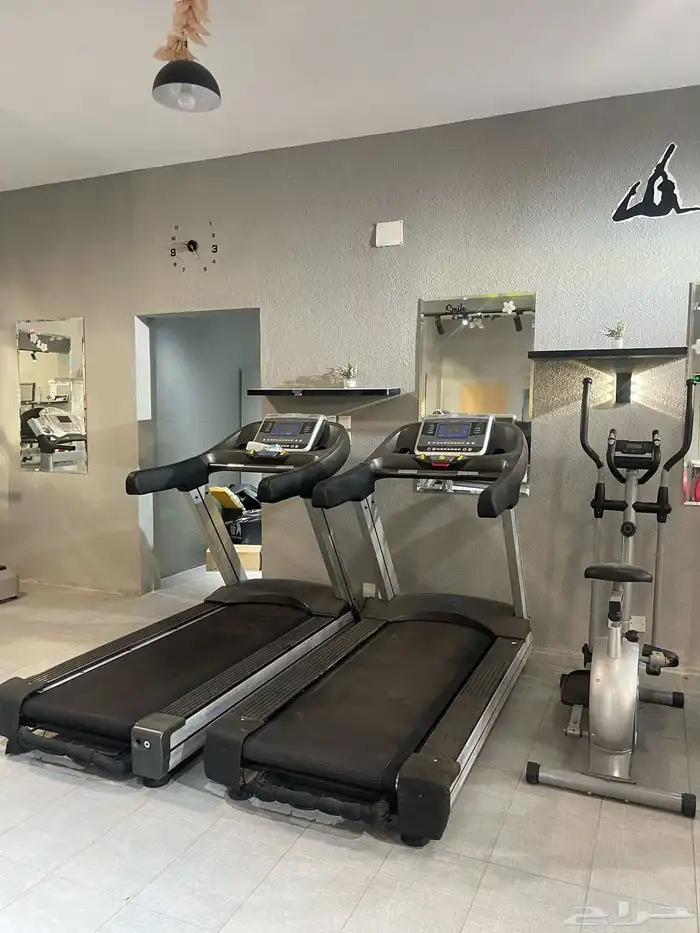 أجهزة نادي رياضي نسائي للبيع او الشراكه 32