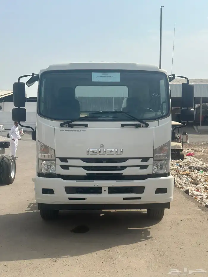 ايسوزو دينا 9.5 طن شاص طويل 2025 1