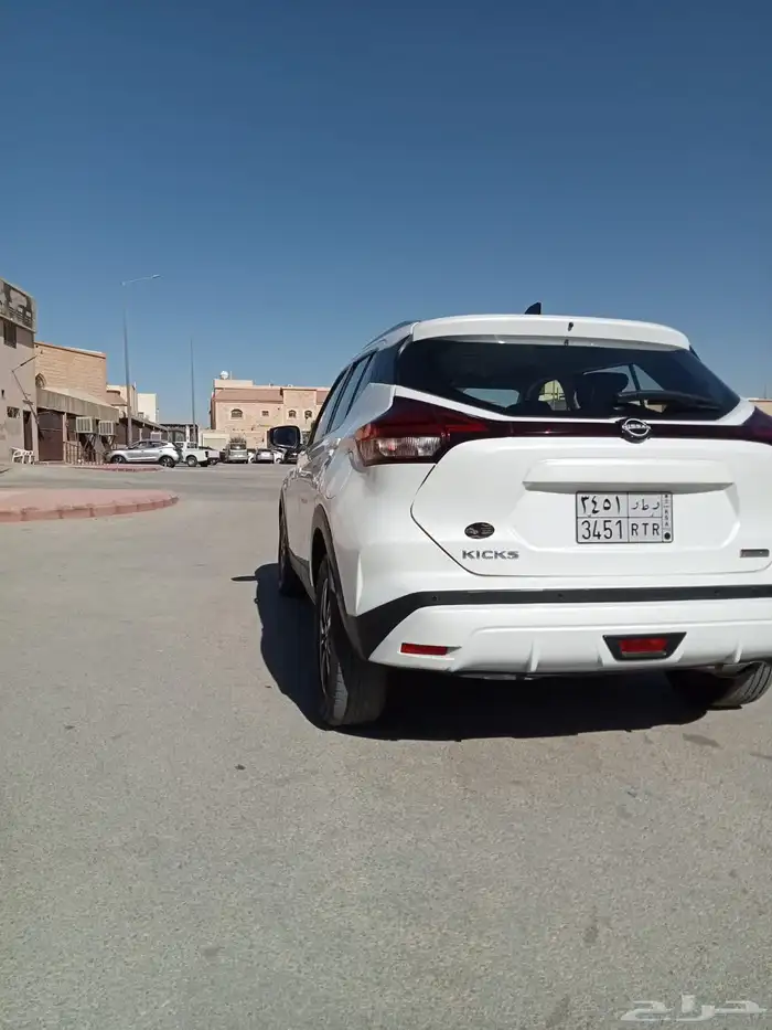 نيسان كيكس 2023 10