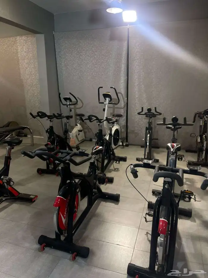 أجهزة نادي رياضي نسائي للبيع او الشراكه 17