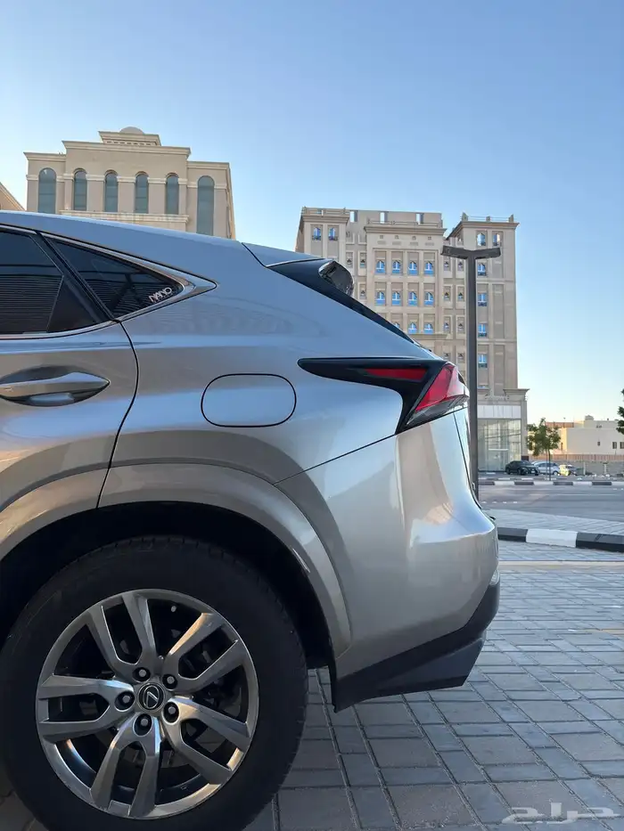 لكزس NX 300 2020 1