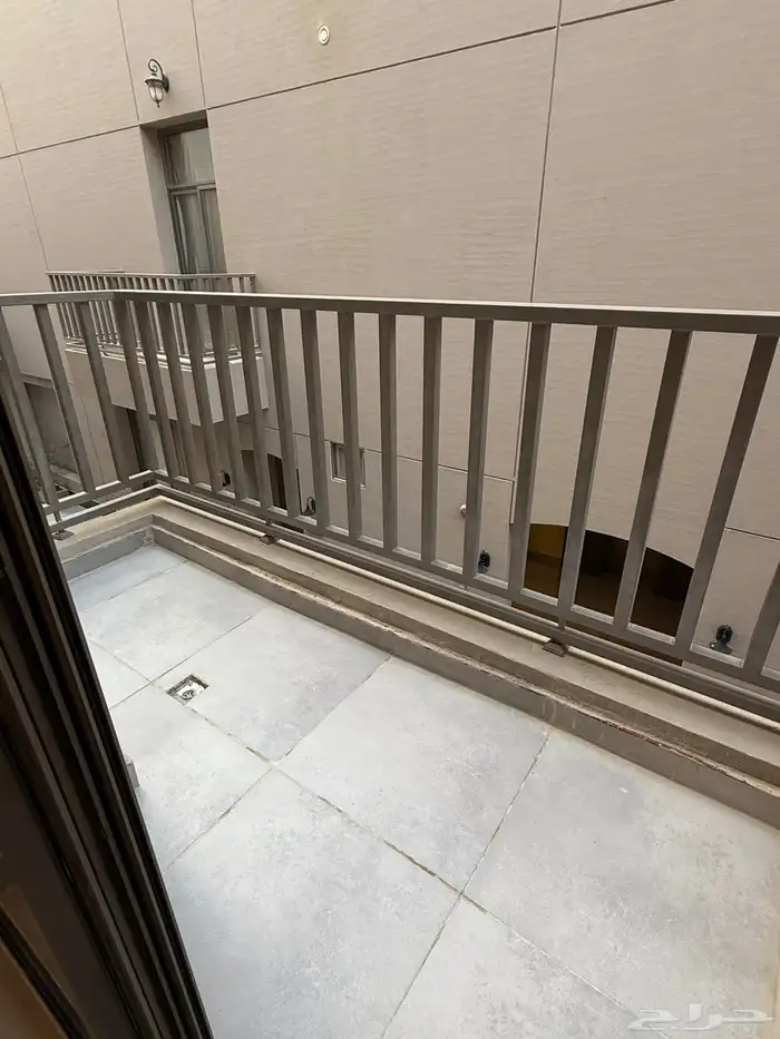 فيلا للايجار تاون هاوس جديد رقم B5 22