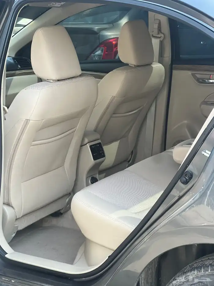 سوزوكي سياز 2023 4