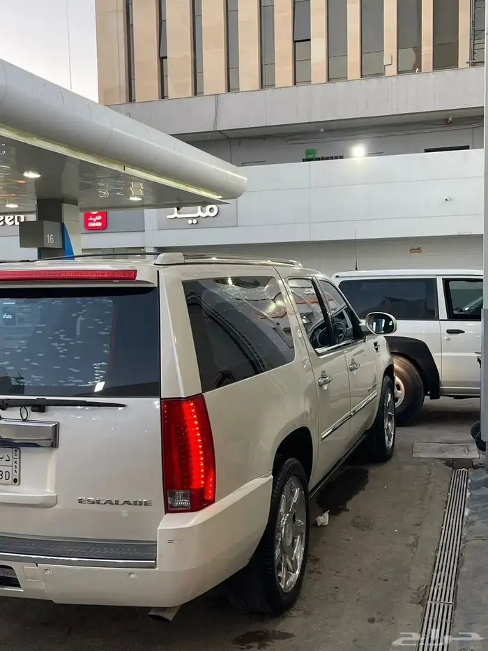 اسكاليد كاديلاك 2011 فل كامل للبيع 3