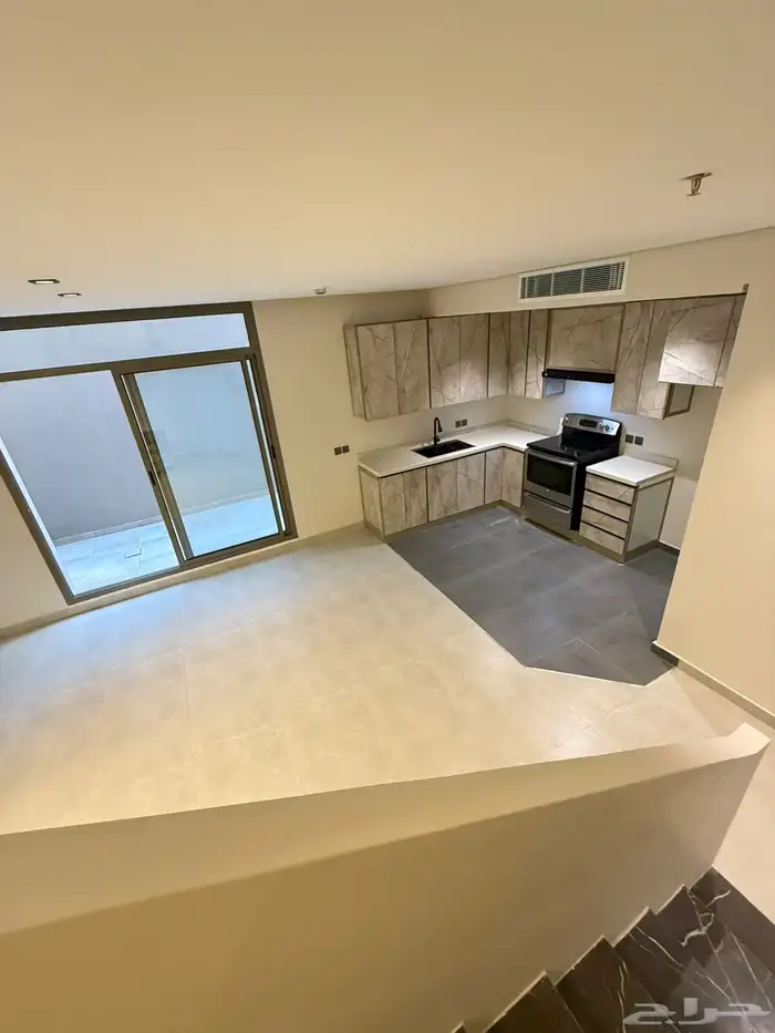 فيلا للايجار تاون هاوس جديد رقم B5 14