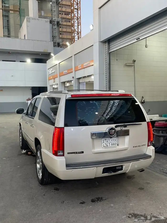 اسكاليد كاديلاك 2011 فل كامل للبيع 0